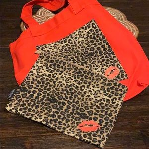 NWOT Bllomingdale’s tote & pouch